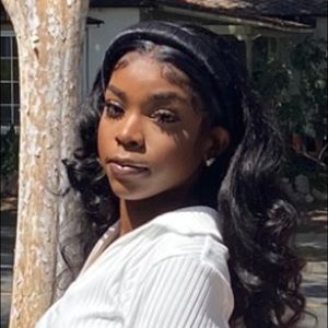 Meet your Posher, Christine